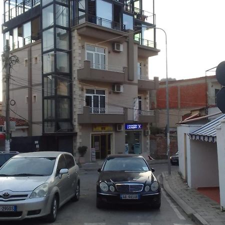Hotel Italia Tirana Extérieur photo