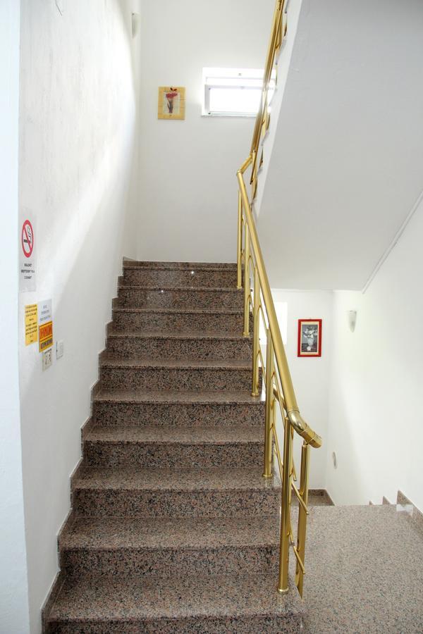 Hotel Italia Tirana Extérieur photo