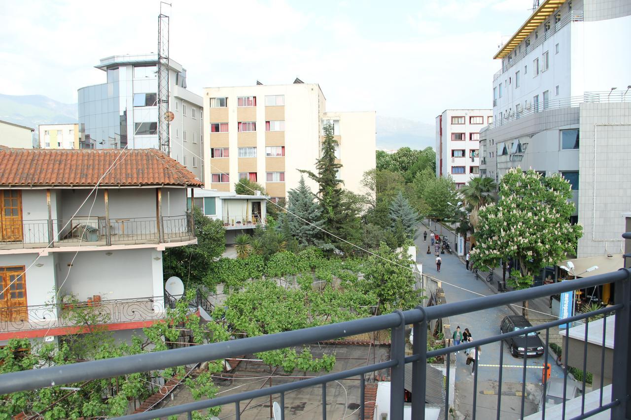 Hotel Italia Tirana Extérieur photo